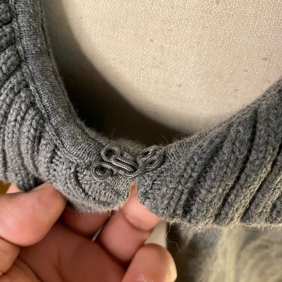 Kenneth‎ Cole Gray Short Cardigan Size S - Picture 4 of 7